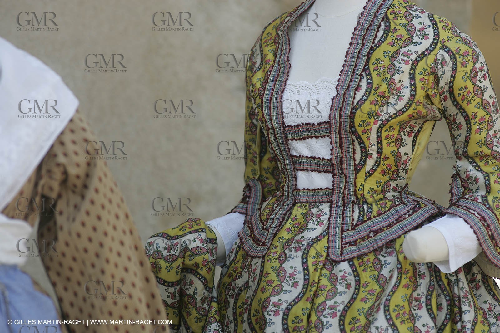 May 2004 - La Tour d'Aigues (FRA, 84) - Old costumes for women of the South exhibition