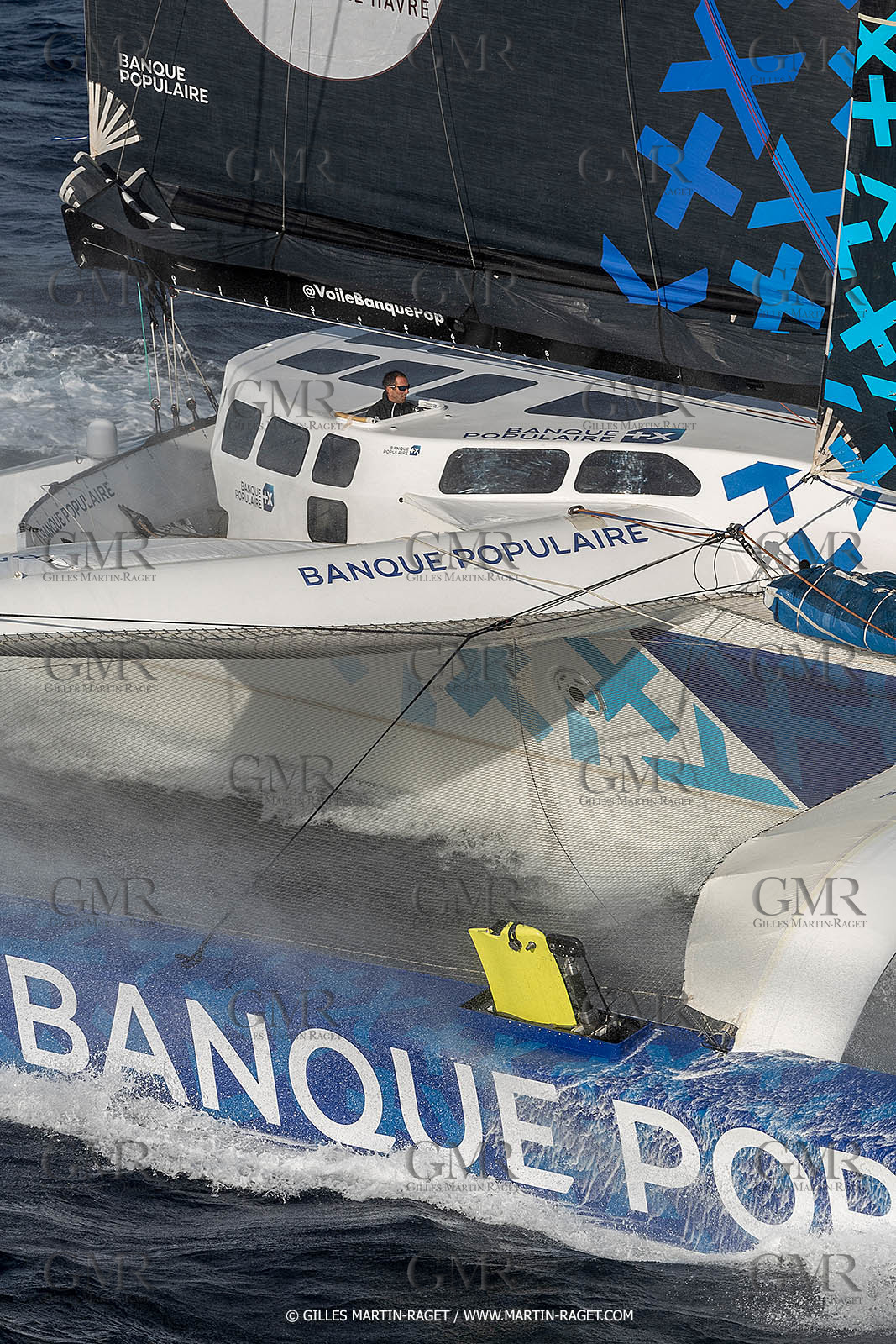 Banque Populaire devant Marseille