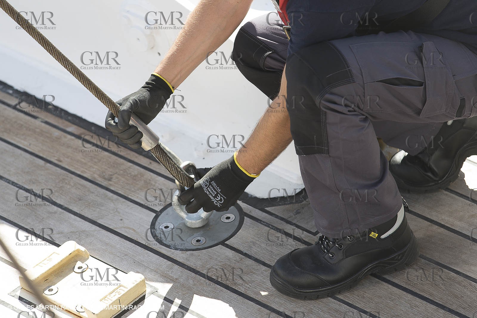 11 09 2014 - la Ciotat (FRA,13) - onboar Al Azzizi, oceanographic research ship buit by H2X boat yard, measure devices manipuation