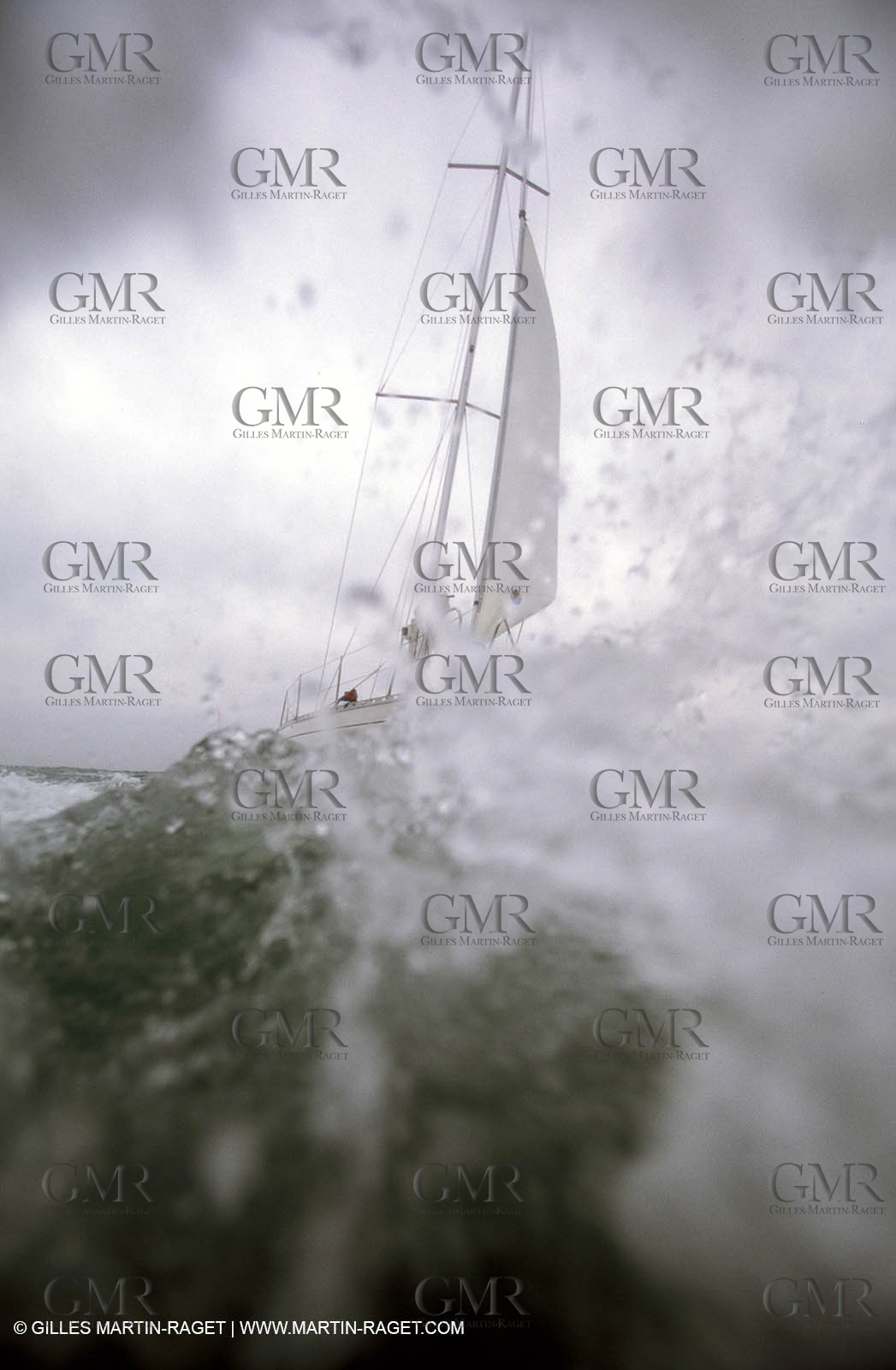 Crusing monohull sailing