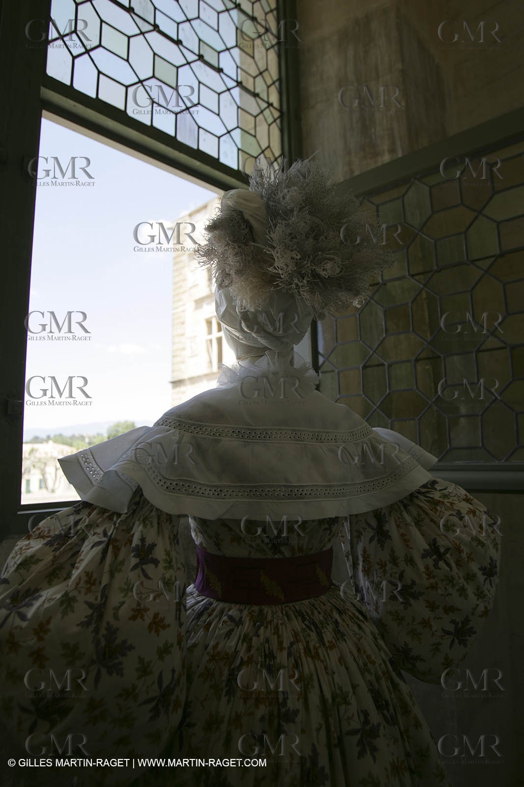 May 2004 - La Tour d'Aigues (FRA, 84) - Old costumes for women of the South exhibition