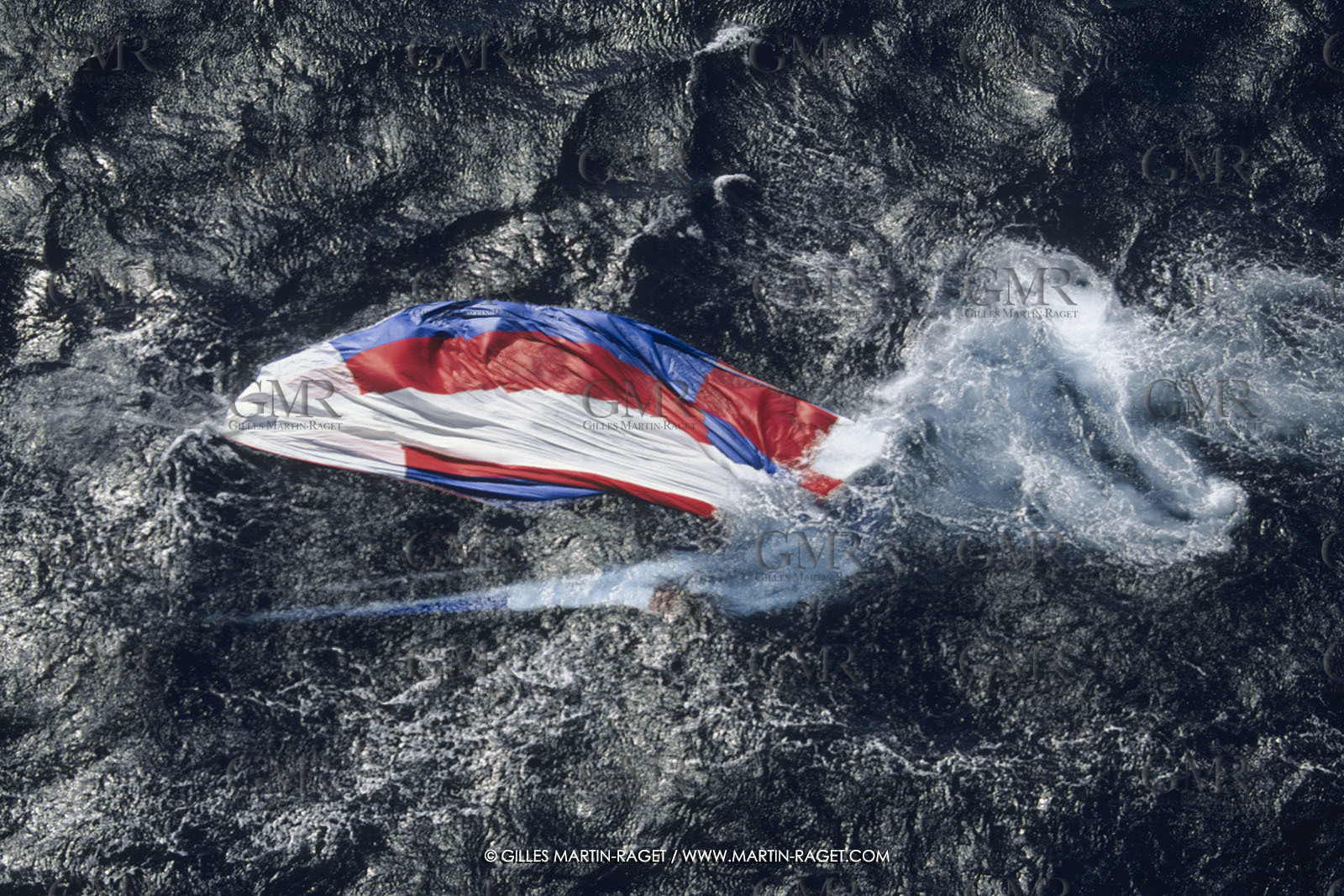 Yacht racing, Breakages, accidents, Torn Sails