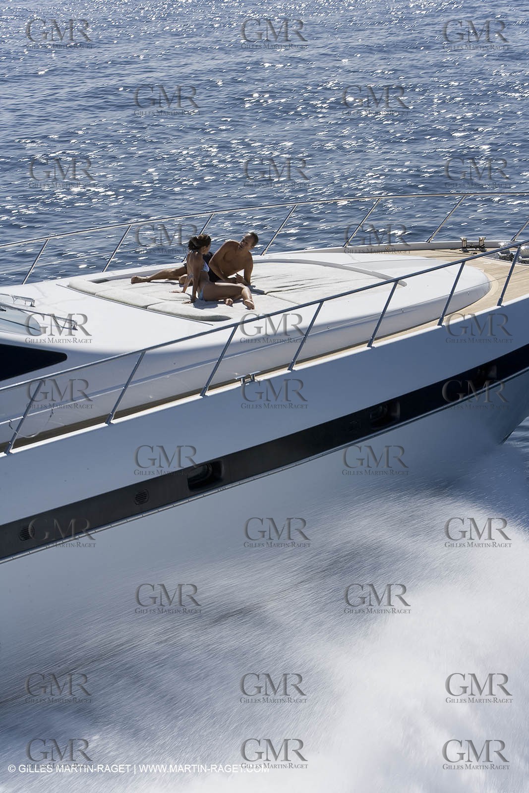 06 09 2007 - Saint Tropez (FRA, 83) - Superyachts - Motoryachts - Mangusta 92 Triple Fun à Saint Tropez - Au mouillage devant le Club 55 à la plage de Pampelonne