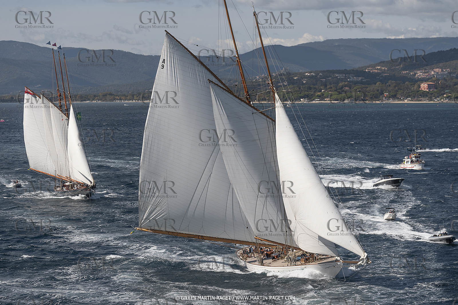 28 09 2022? Saint-Tropez,(FRA,83), Les Voiles de Saint-Tropez 2022 Régate N° 2 poup les modernes, navigation libre pour les grandes goélettes