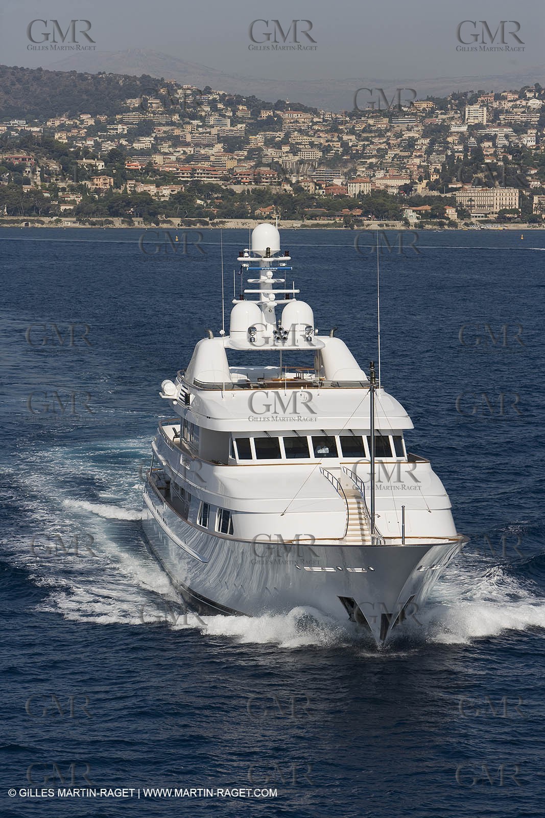 28 07 2007 - St Jean Cap Ferrat - SuperYachts - Motor Yachts - Hampshire