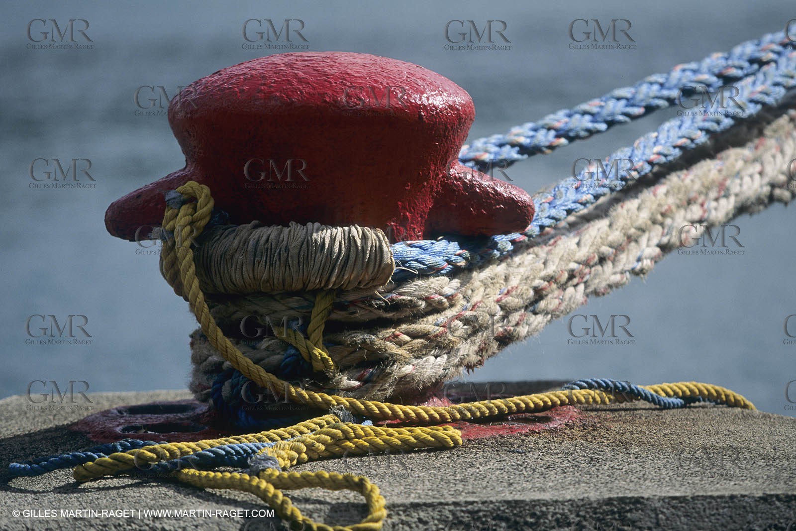 Monde maritime, opérations porturaires, ports, manoeuvres, marine world, harbour operations, maritime shipping,