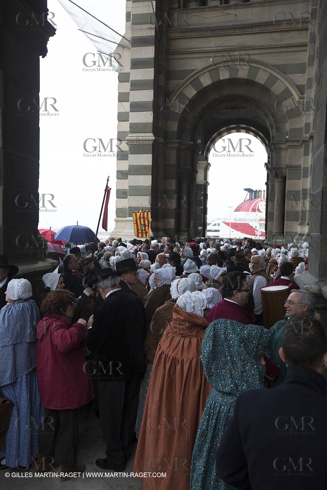 13 01 2012 - Marseille (FRA,13), Opening week-end for MP 2013, European capital of Culture, Traditional costumes from Provence