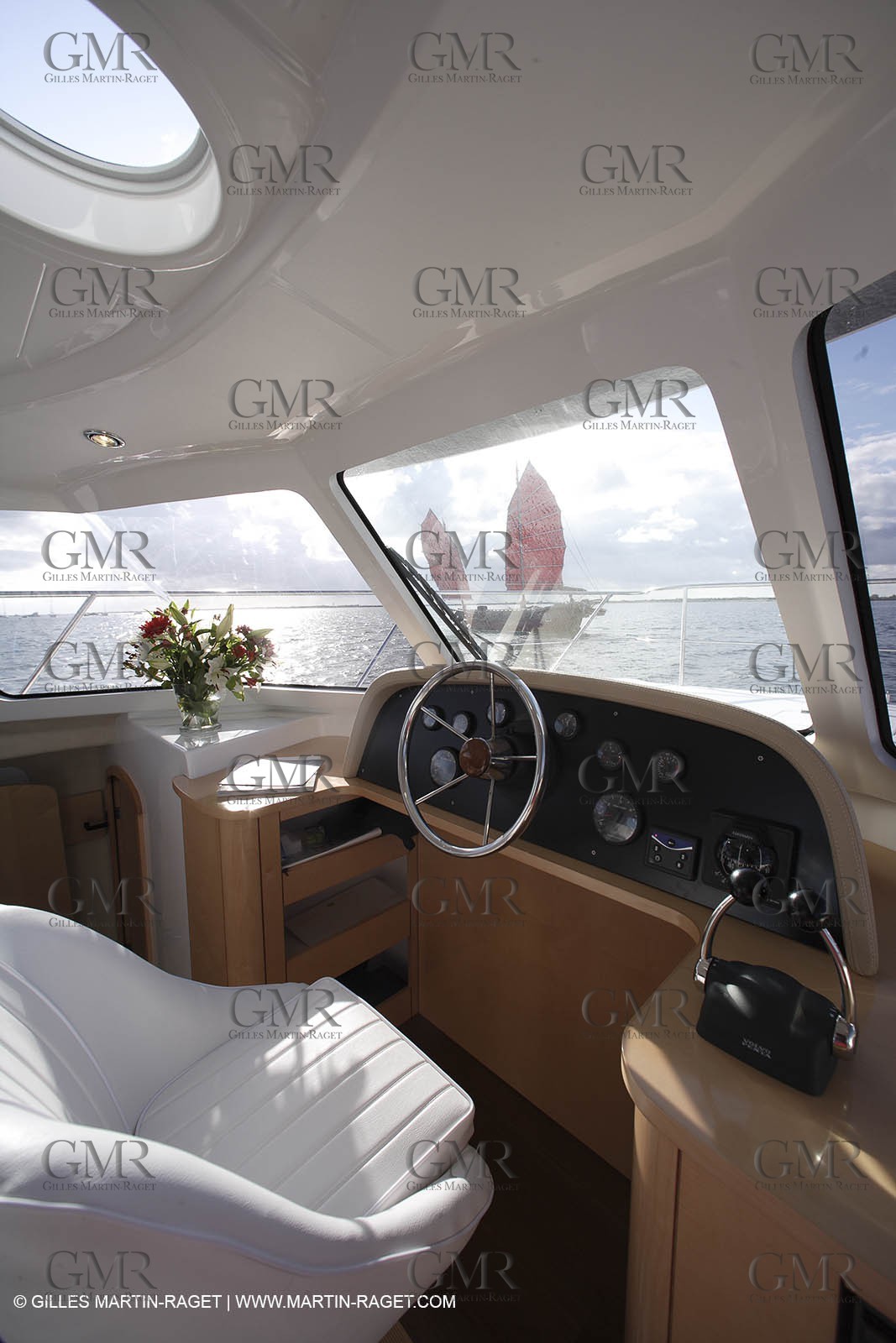 23 07 07 - La Rochelle - Chantier Fountaine Pajot - Highland