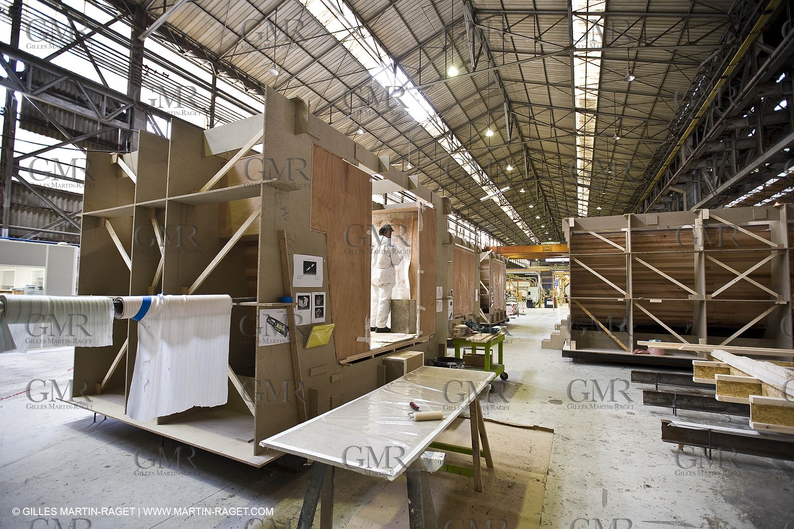 22 01 2008 - La Ciotat (FRA, 13) - Construction of cruising catamaran Nahema at H2X boatyard -modules lamination