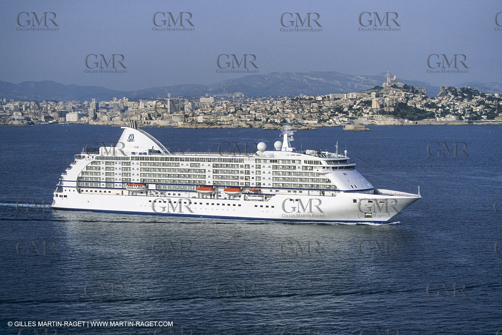 Paquebots, liners, cruise ships