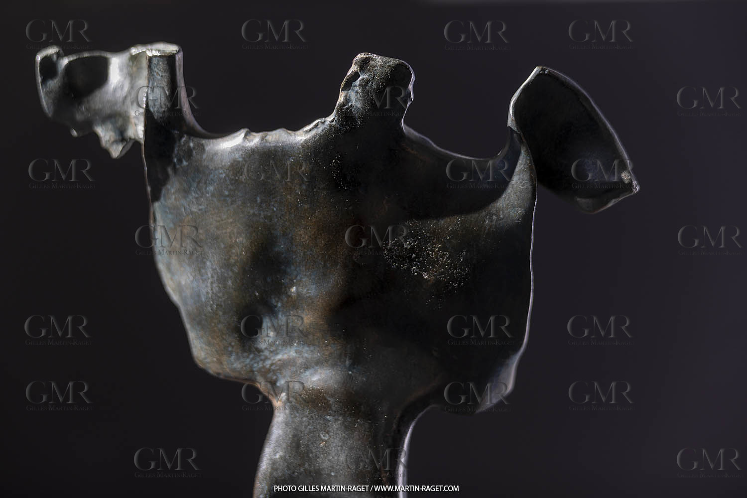 19 02 2020, Marseille, (FRA,13), Oeuvre de Germaine Richier, Homme de la nuit n°1 1954, Bronze patiné foncé, Numéroté EA, Fondeur L. Thinot, Paris, 27,5 x 20,4 x 9 cm, Collection particulière