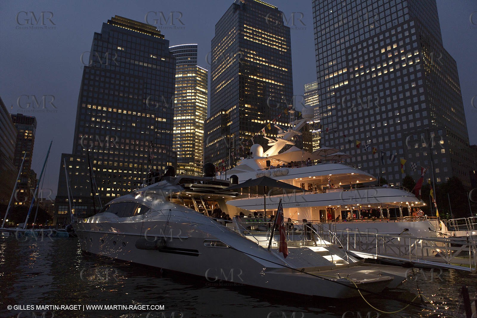 05 07 2012 - New York (USA) - Ocean Krys Race - Speed runs in fornt of NY city