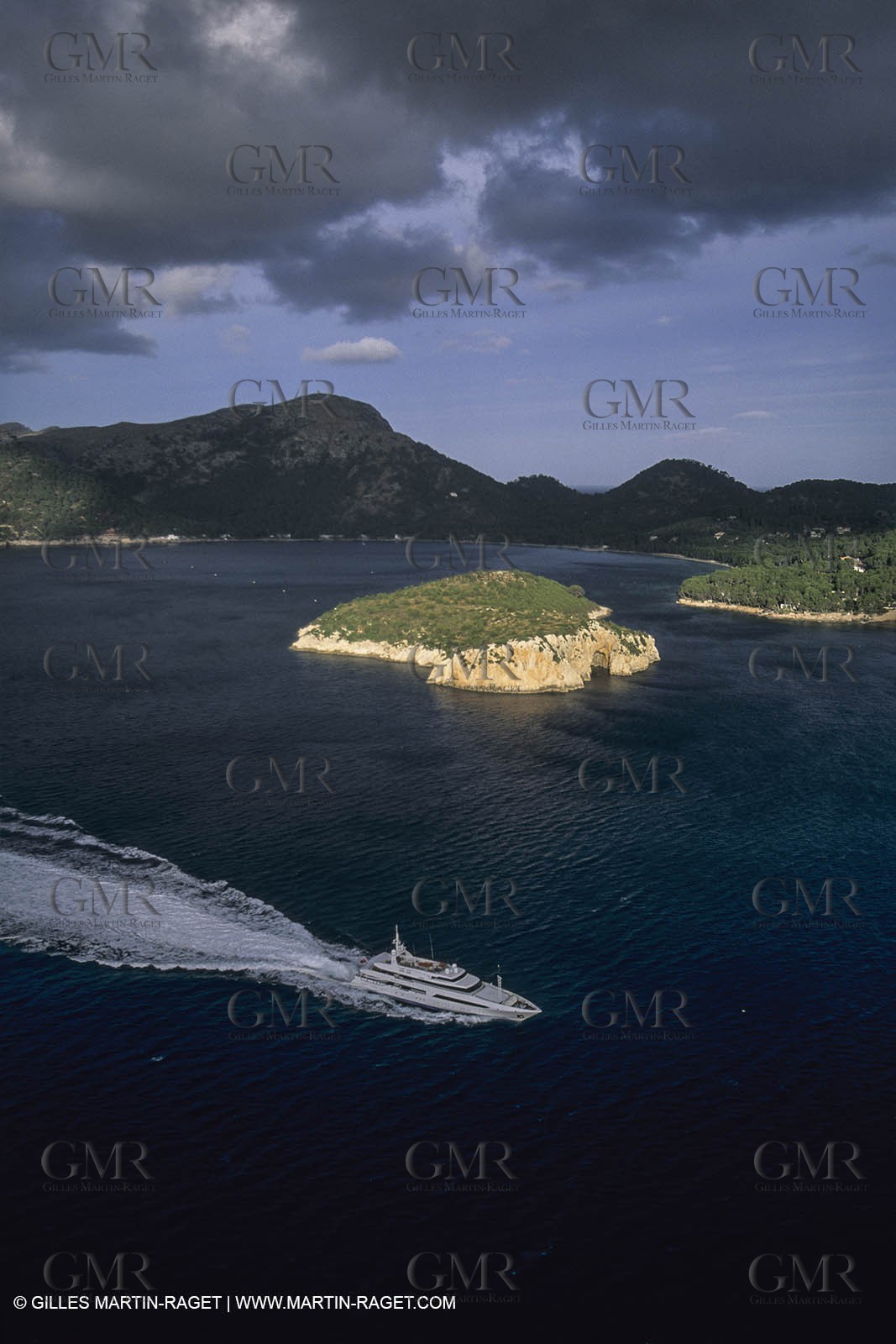 Super Motor Yachts, Chamar