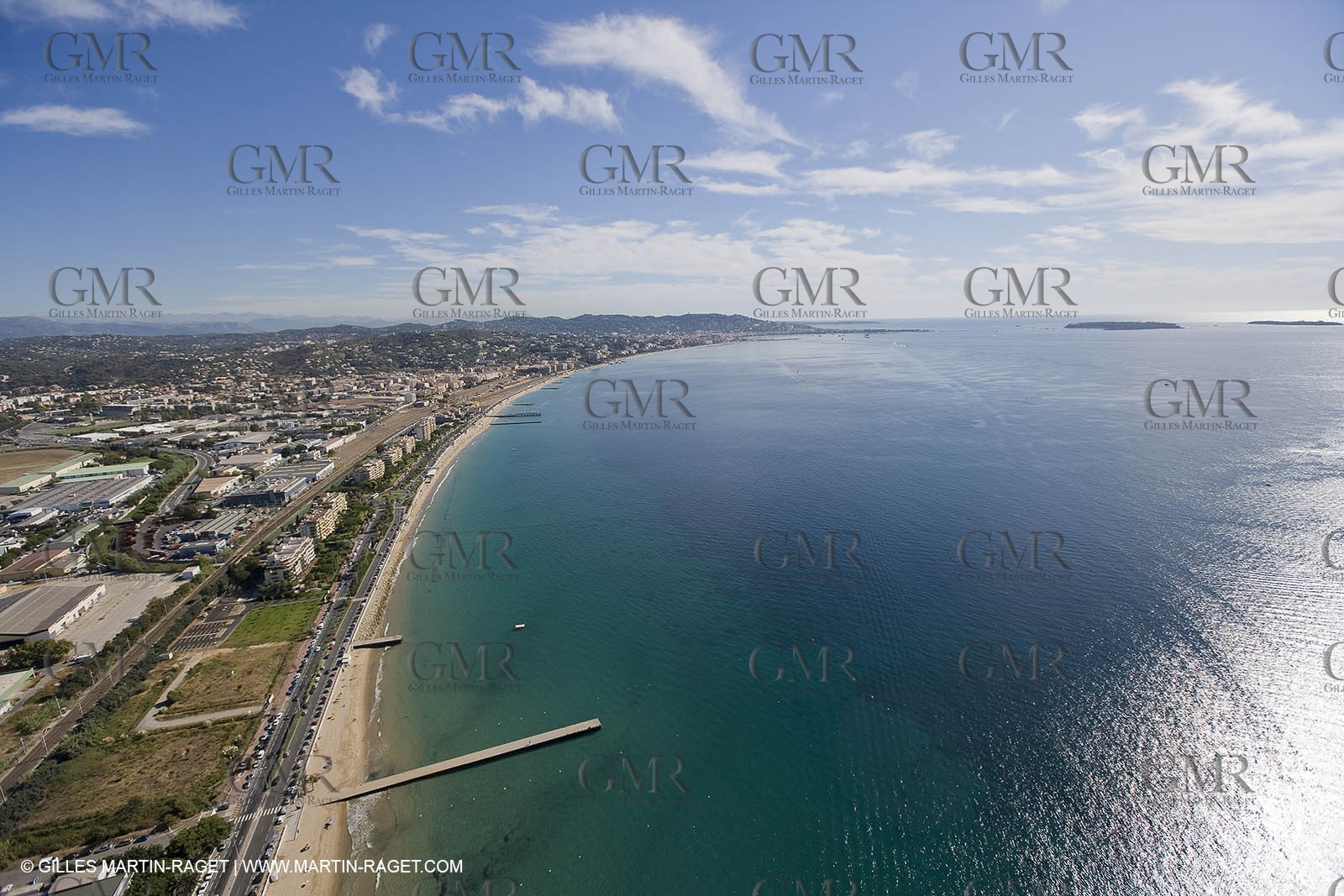 06 09 2007 - Saint Tropez (FRA, 83) - Superyachts - Motoryachts - Mangusta 92 Triple Fun in Saint Tropez - Mooring at Club 55 at Pampelonne Beach