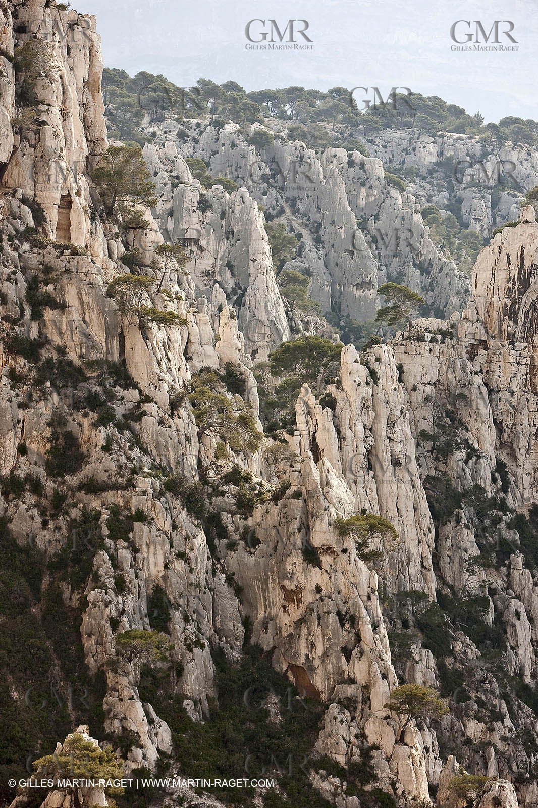 20 03 2009 - Marseille (FRA, 13) - Les Calanques - l'Oule clifs and brèche de Castelviel