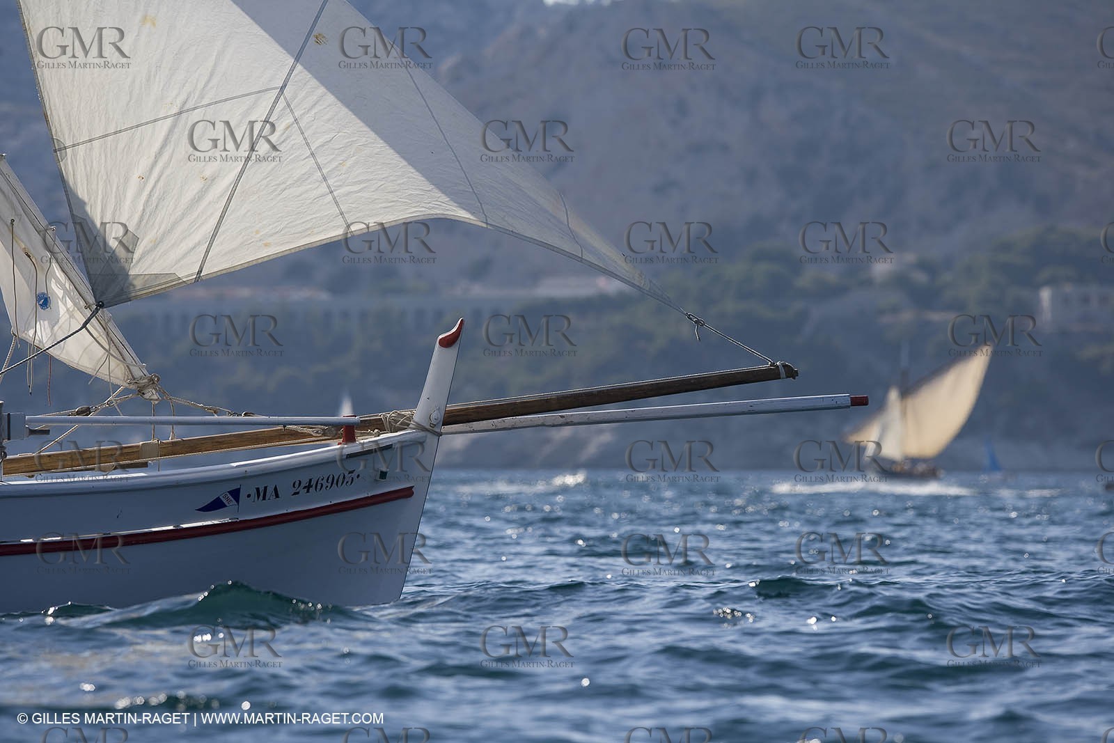 1 09 2007 - Marseille (FRA, 13) - Latin rigs in l'Estaque (Marseille north bay village)