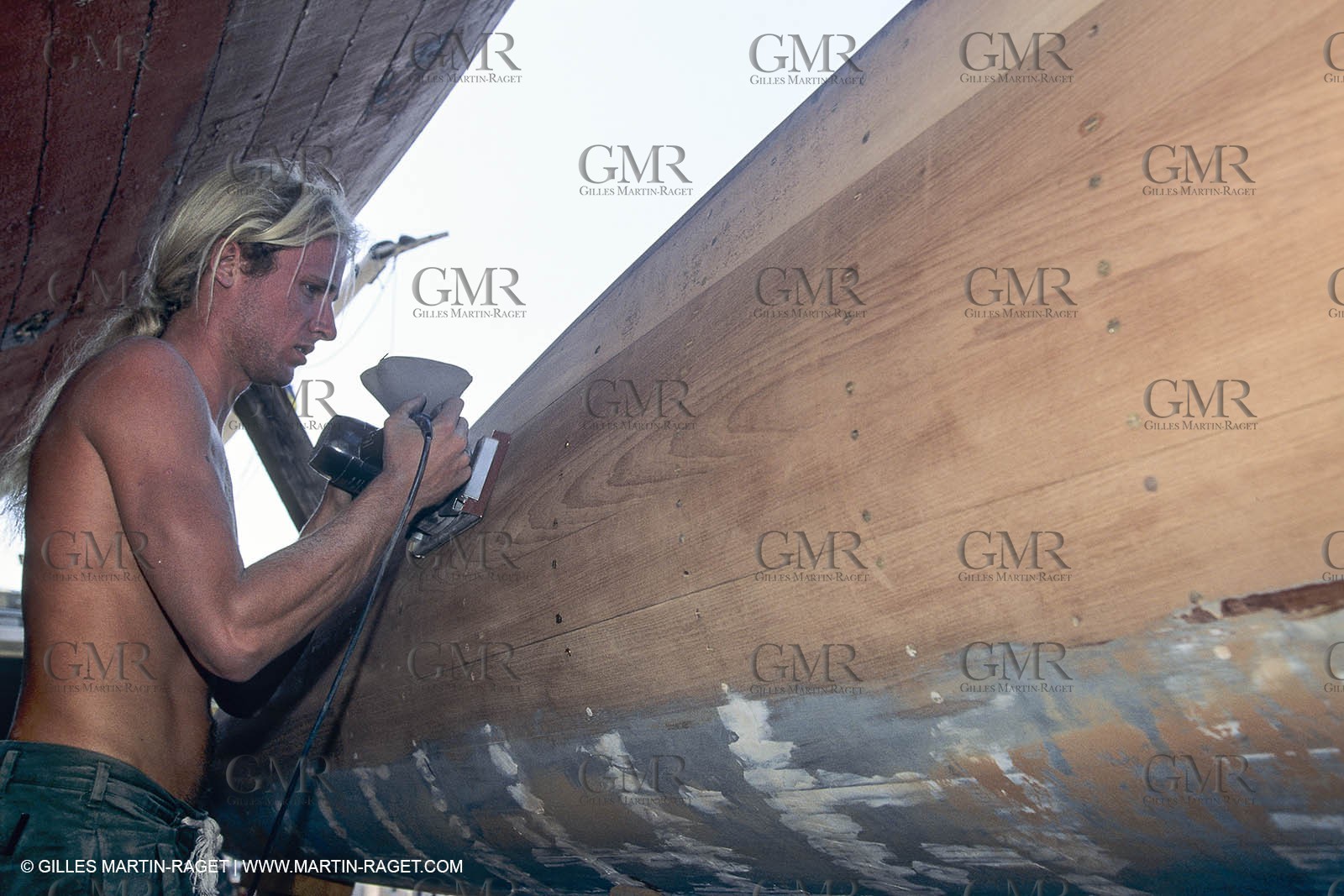 motor boats, claissc runabouts, cefit or Sagitta at Trapani boatyard (Cassis, FRA,13)