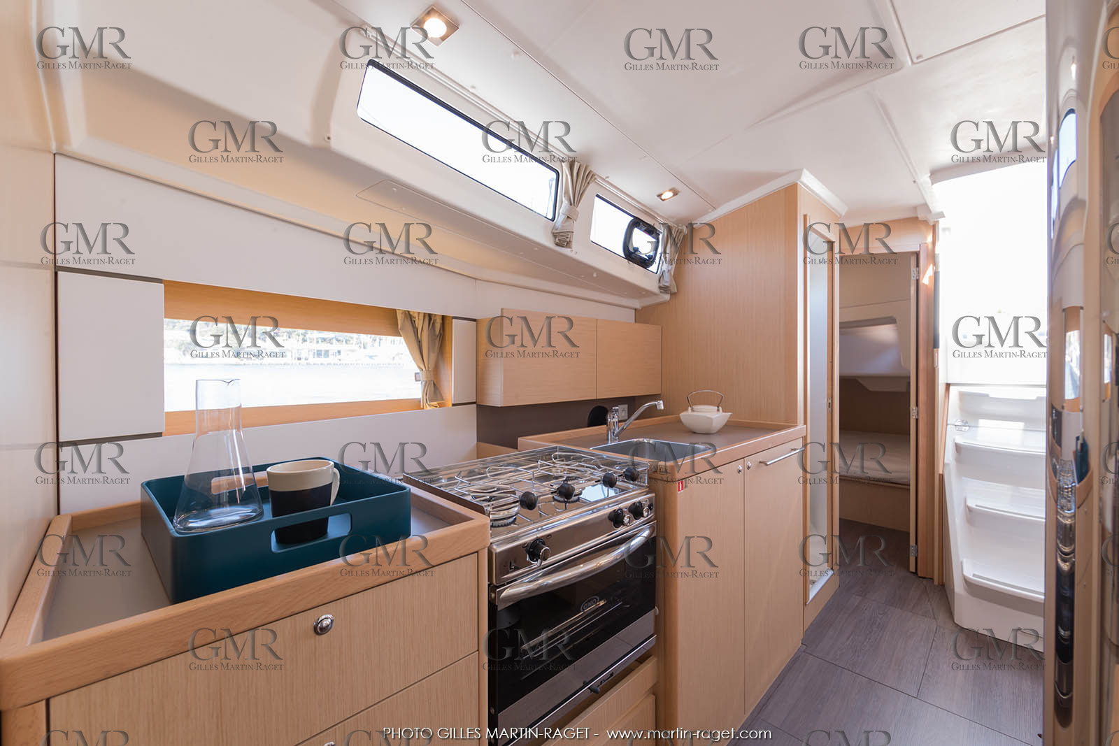 04 07 3017; Les EMbiez (FRA; 83) - Chantier Beneteau; Oceanis 38.1