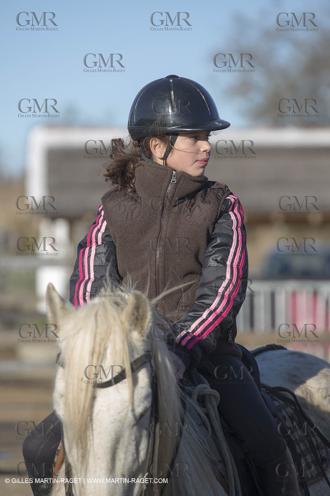 26 12 2013 - Les Saintes Maries de la Mer (FRA,13) - Promenade à cheval au Cabanes de Cacharel