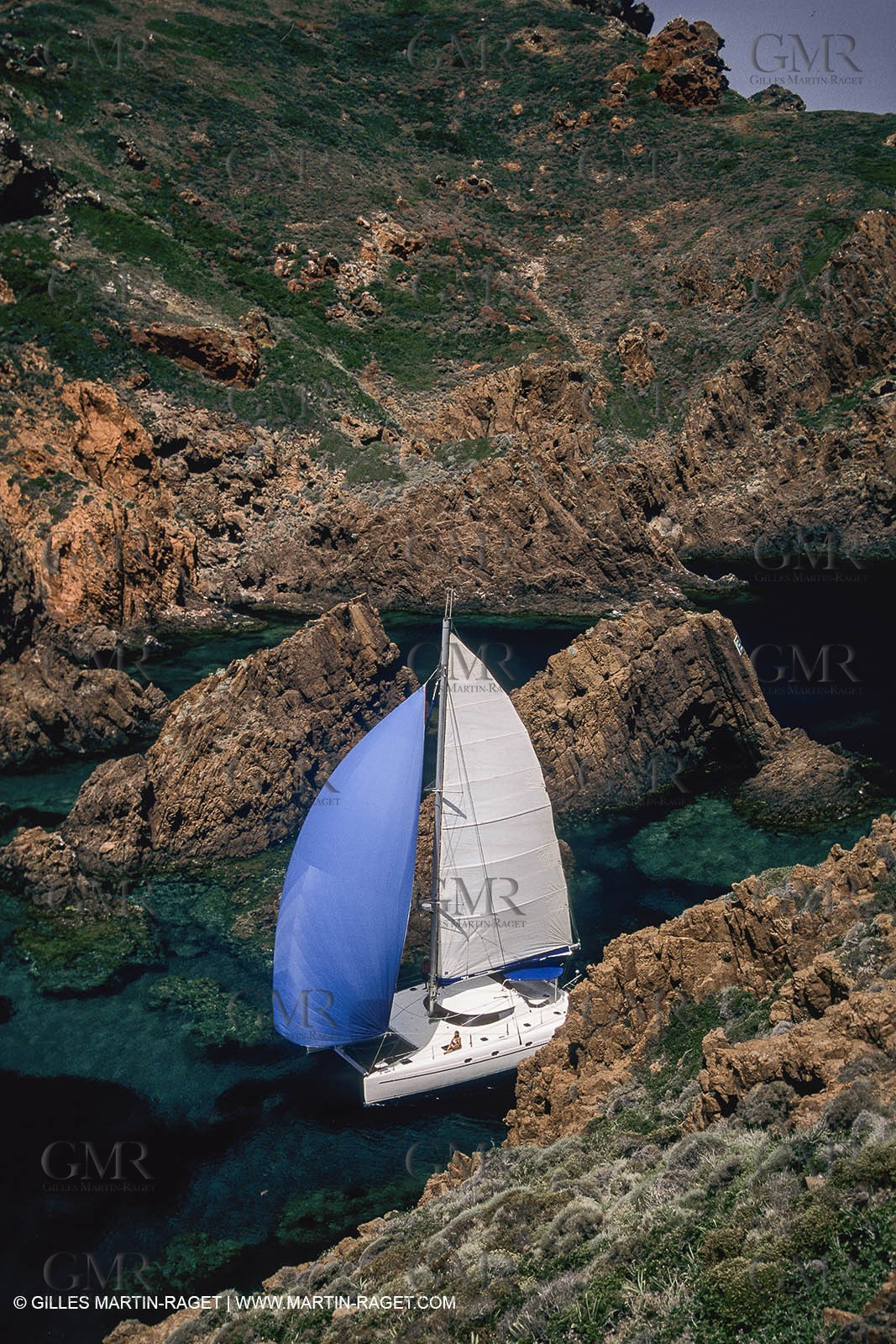 Sailing, cruising, multihull under sail