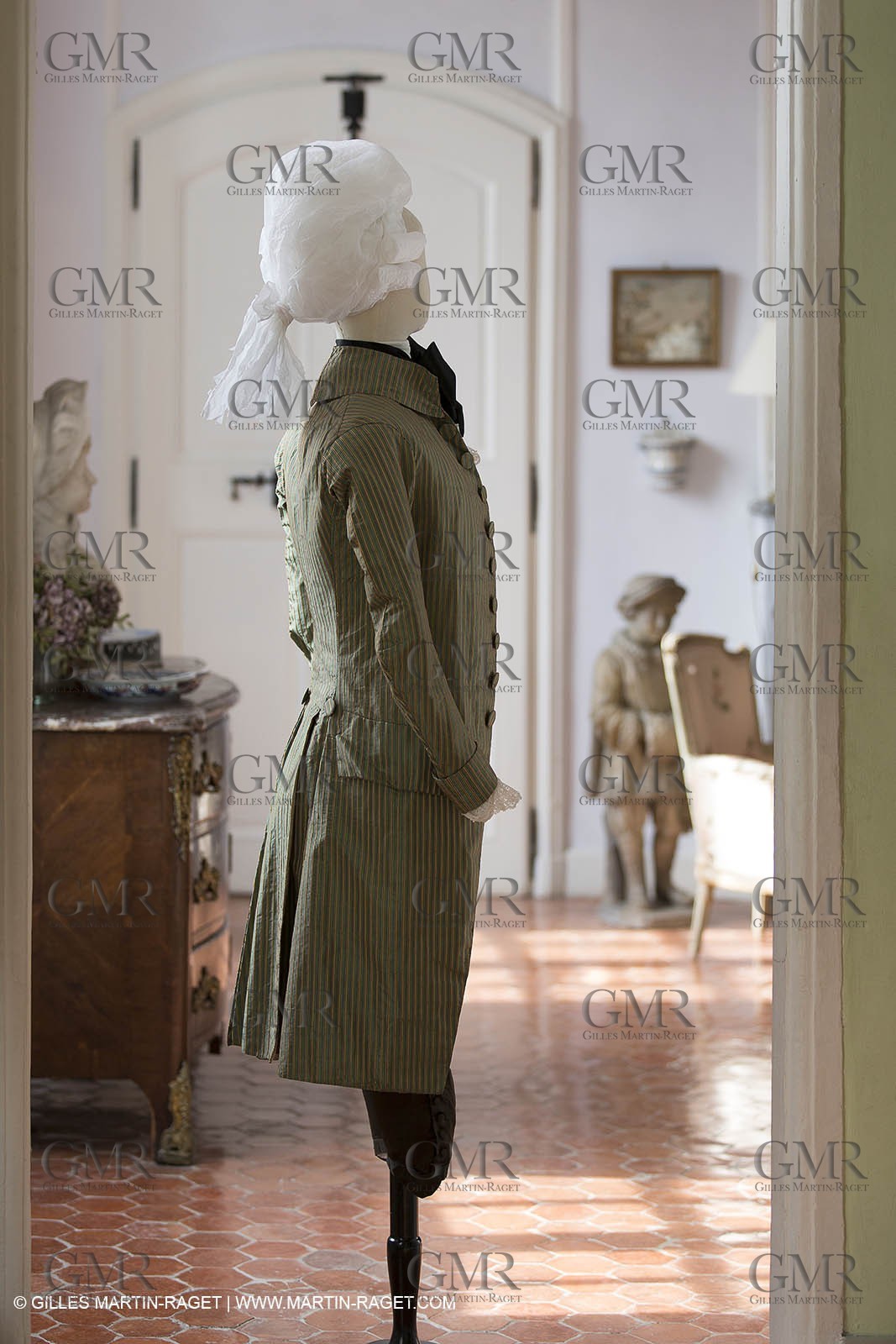 31 10 2013 - Ansouis (FRA,84) - Ansouis castle - Costumes of the exhibit Men costumes