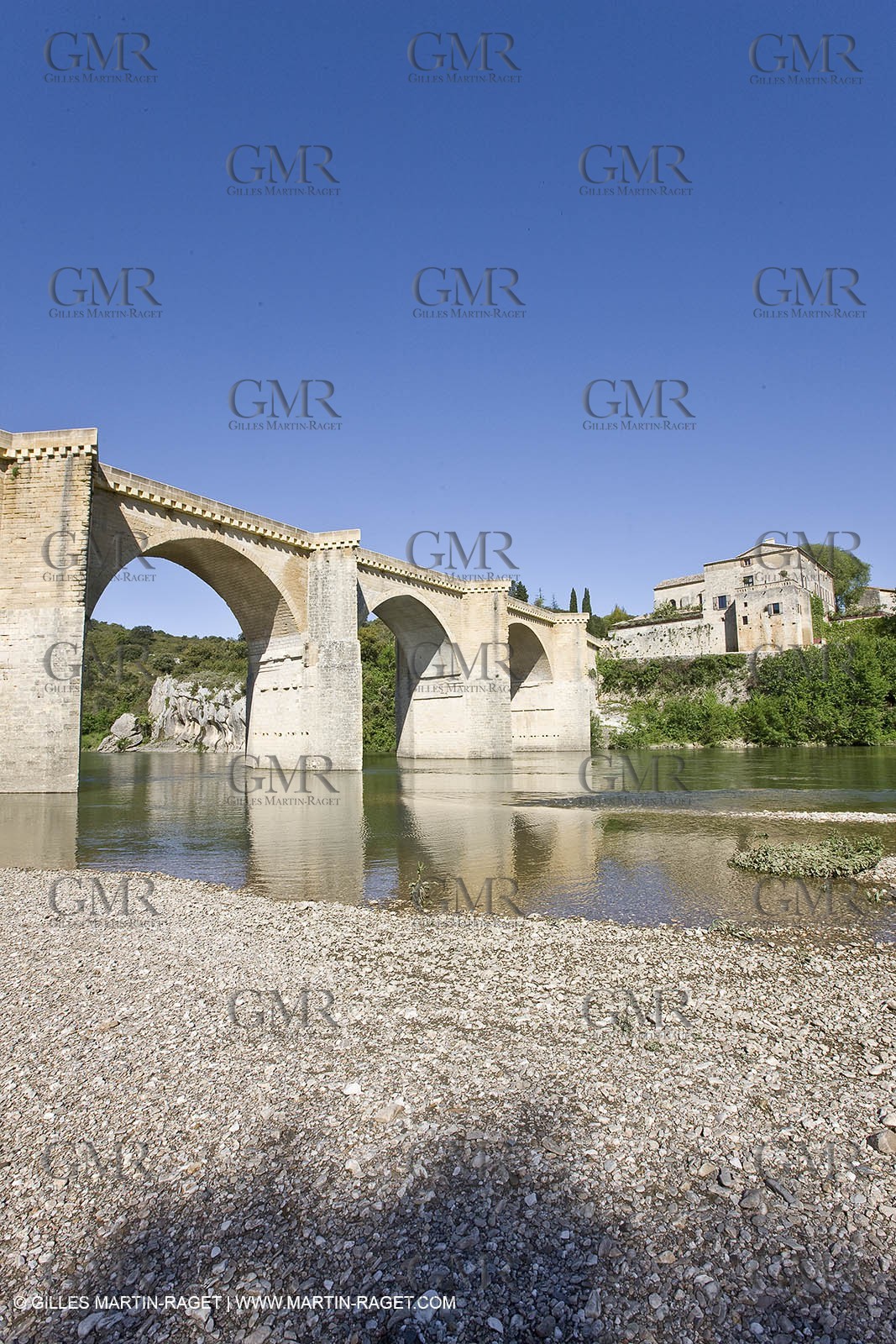 28 04 2009 - Ste Anastasie (FRA, 30) - Atlas Nîmes Métropole -  2009 campaign - Saint Nicolas bridge