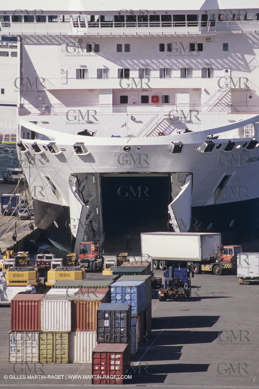 Marine world, Harbor operations