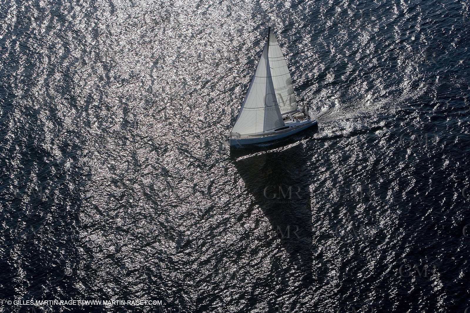 Crusing monohull sailing