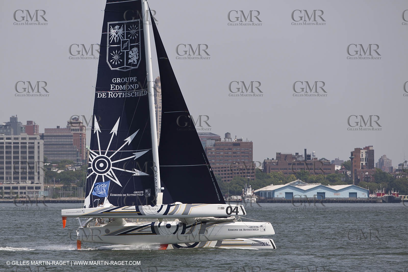 05 07 2012 - New York (USA) - Ocean Krys Race - Speed runs in fornt of NY city
