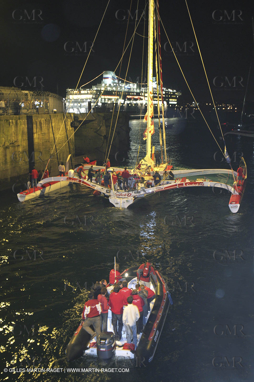 27 10 2006 - Saint Malo (FRA) - Route du Rhum 2006 - Thomas Coville - Sodeb'O - Lock passage