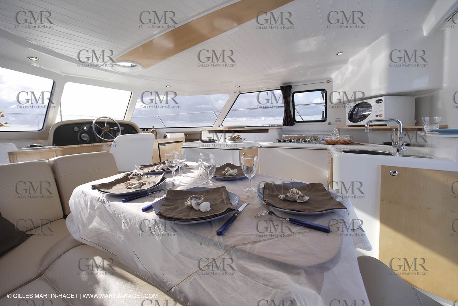 23 07 07 - La Rochelle - Chantier Fountaine Pajot - Highland
