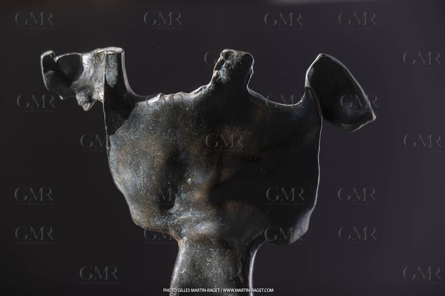 19 02 2020, Marseille, (FRA,13), Oeuvre de Germaine Richier, Homme de la nuit n°1 1954, Bronze patiné foncé, Numéroté EA, Fondeur L. Thinot, Paris, 27,5 x 20,4 x 9 cm, Collection particulière