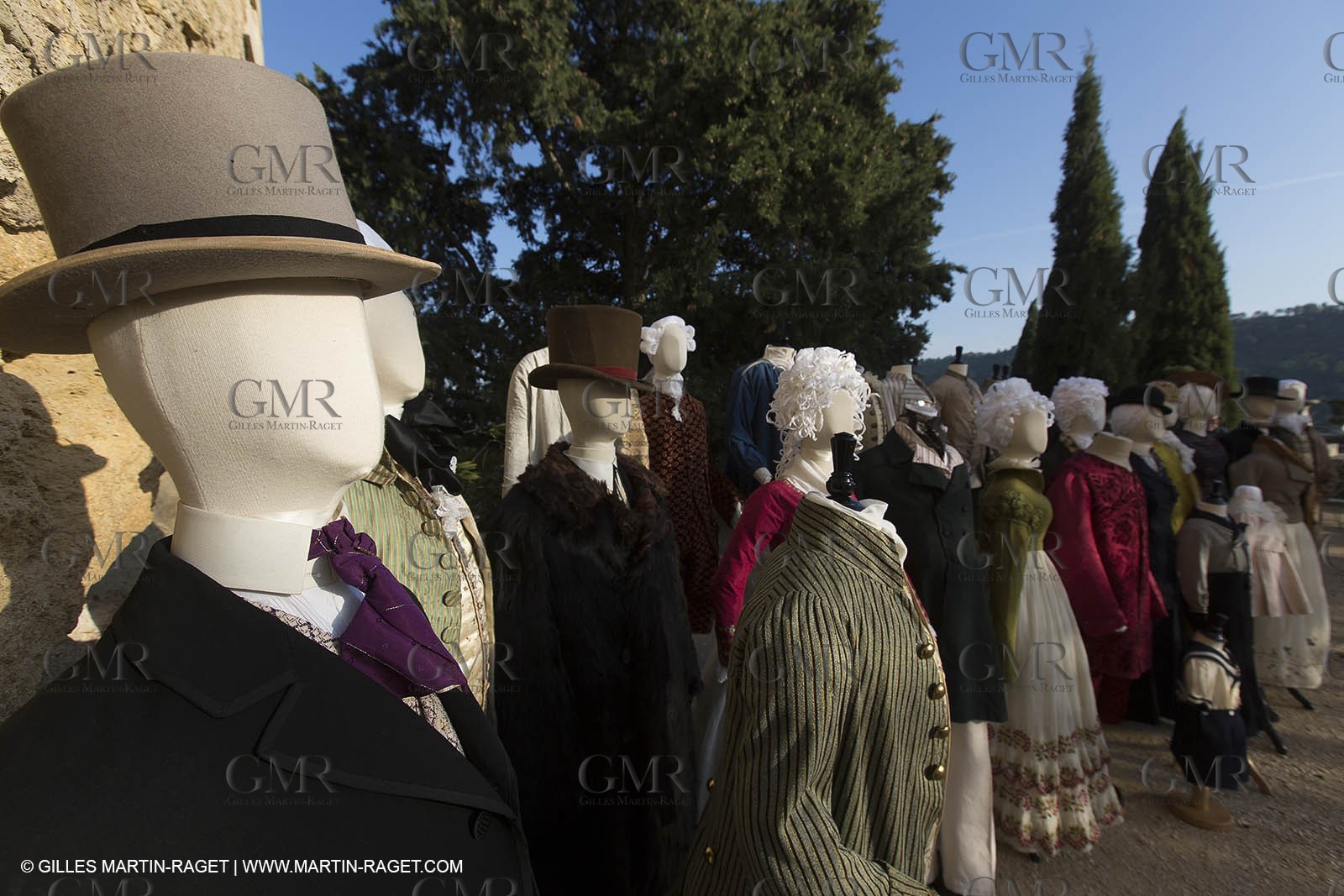 31 10 2013 - Ansouis (FRA,84) - Ansouis castle - Costumes of the exhibit Men costumes