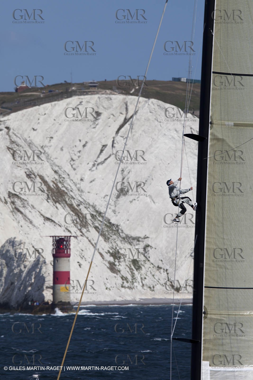 05 08 2010 - Cowes (UK, IOW) - The 1851 Cup -  BMW ORACLE Racing -  - Round The Island Race - Rounding the Needles.