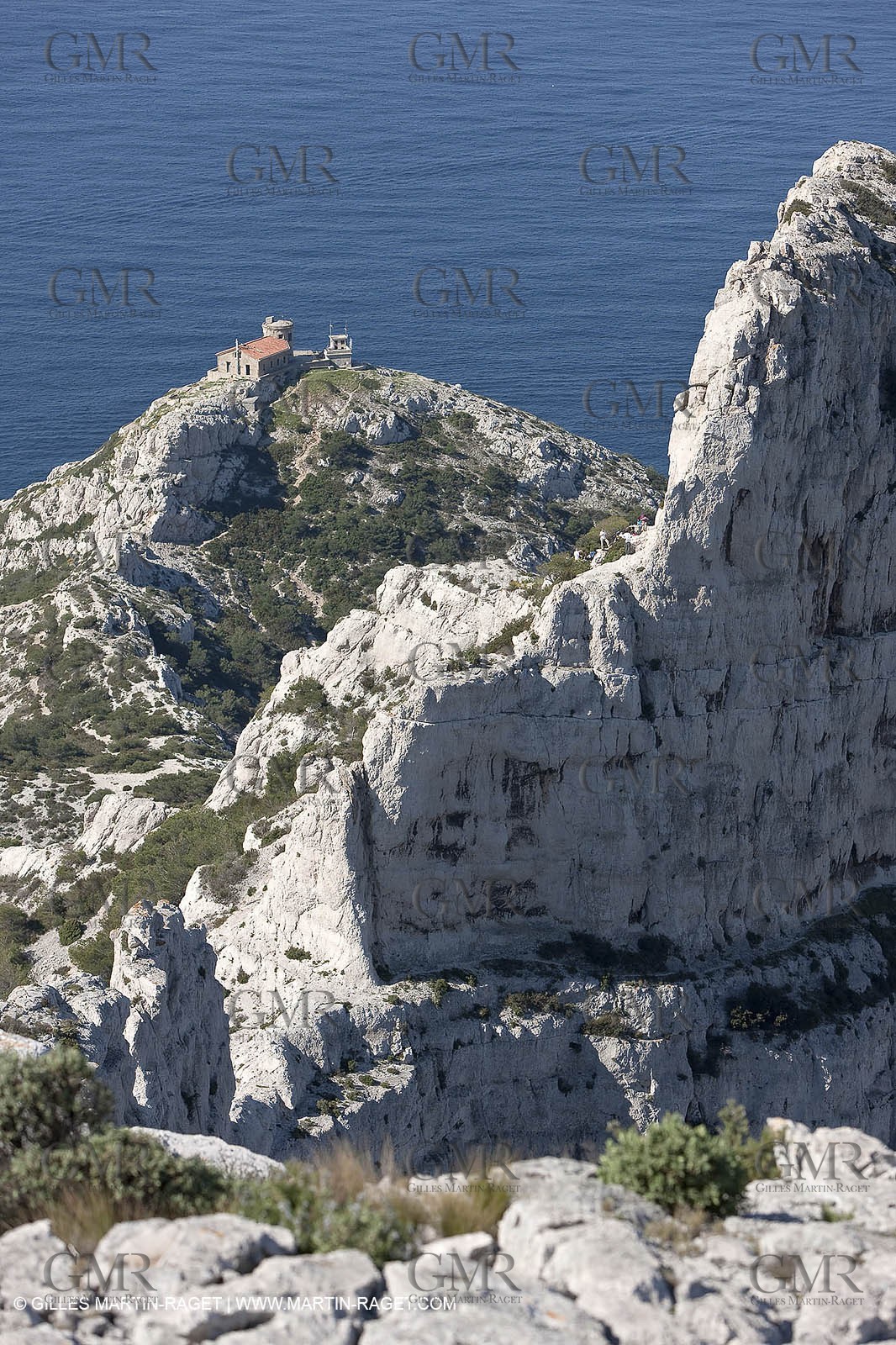 18 04 2009 - Marseille (FRA, 13) - Les Calanques - Semaphore et arrête Est du rocher des Goudes