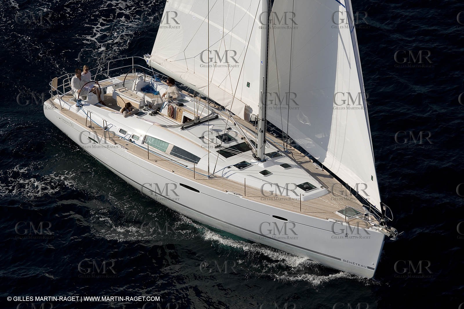 Crusing monohull sailing