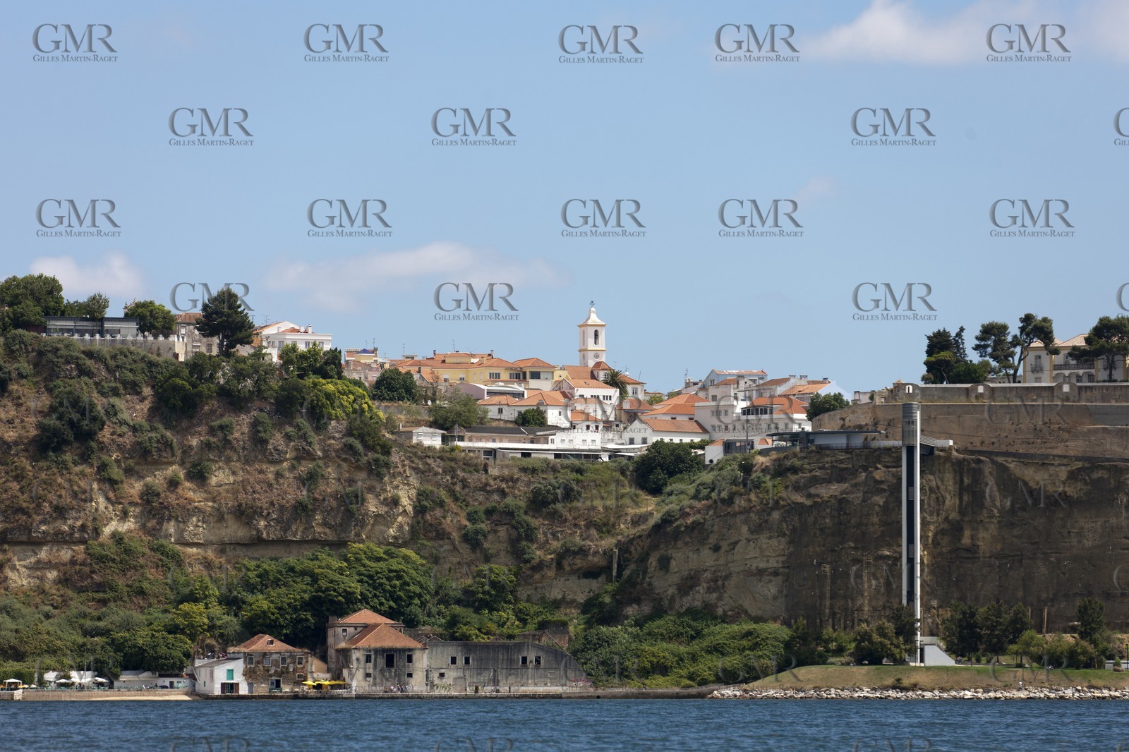 16 07 2011 - Cascais (POR) - 34th America's Cup - AC World Series - Cascais 2011 - Team Korea launch and shakedown