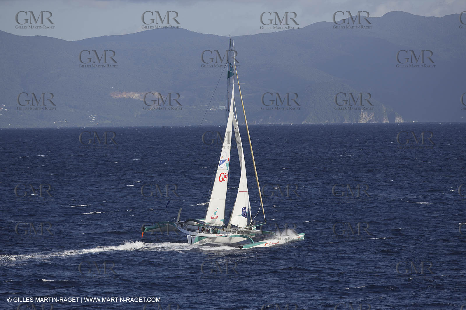 06 11 2006 - Pointe à Pitre Guadelupe (FRA) - Route du Rhum 2006 arrival Michel Desjoyeaux (Géant)