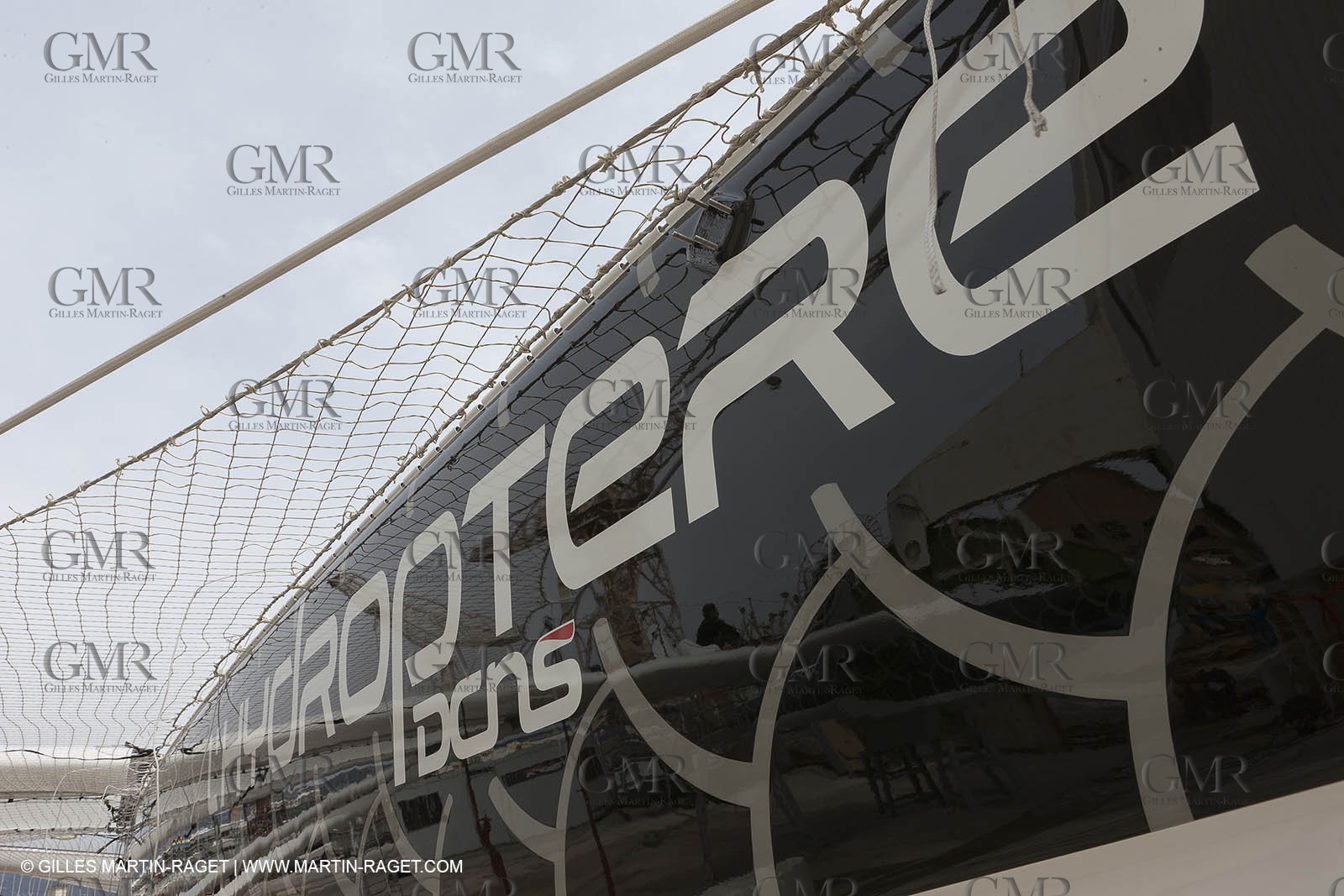 18 04 2012 - La Ciotat (FRA,13) - L'Hydroptère en préparation - Présentation du  nouvele équipage