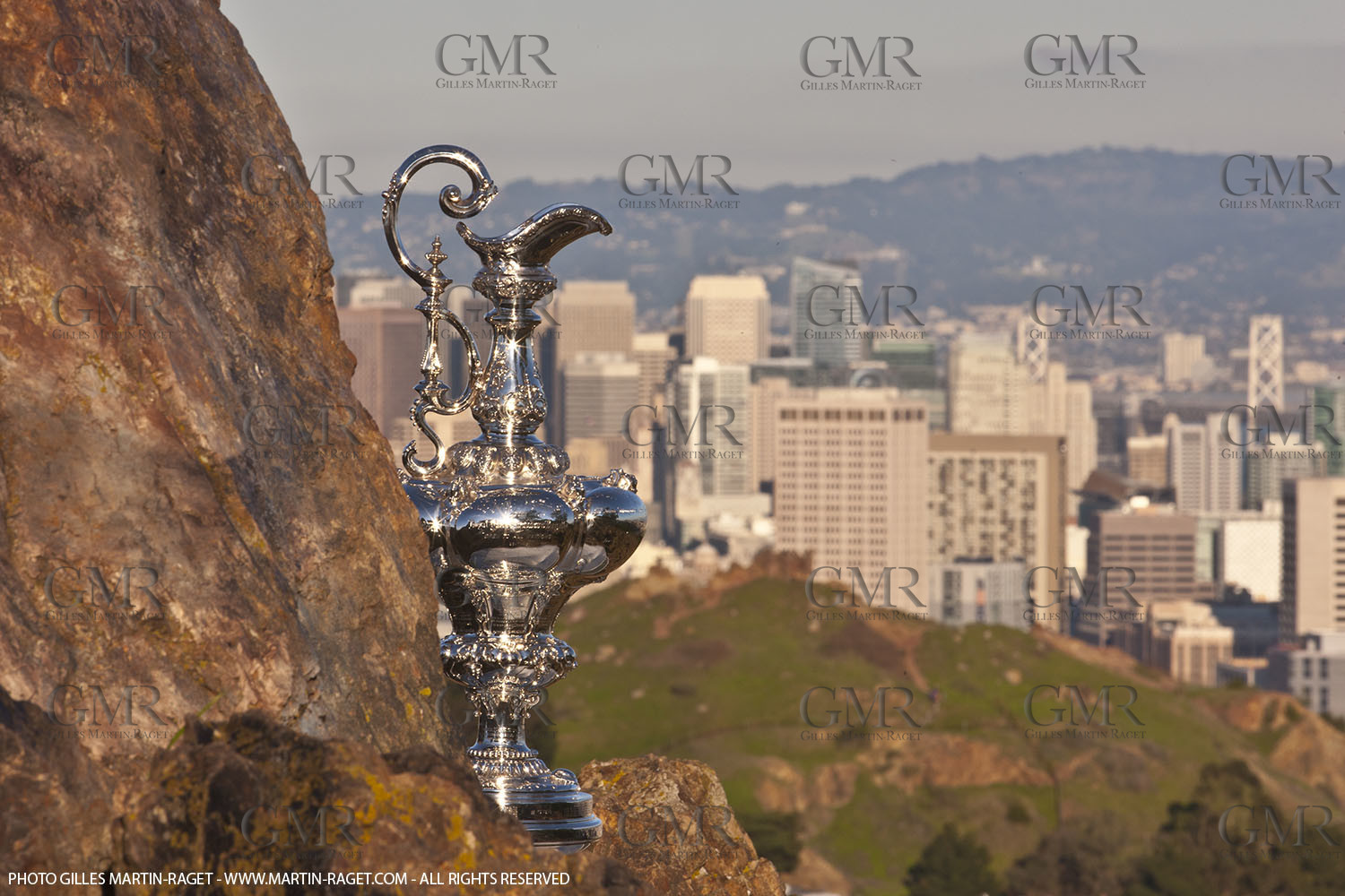 04 01 2011 - San Francisco (USA, CA) - 34th America's Cup - The America's Cup in San Francisco - Golden Gate Bridge - Downtown