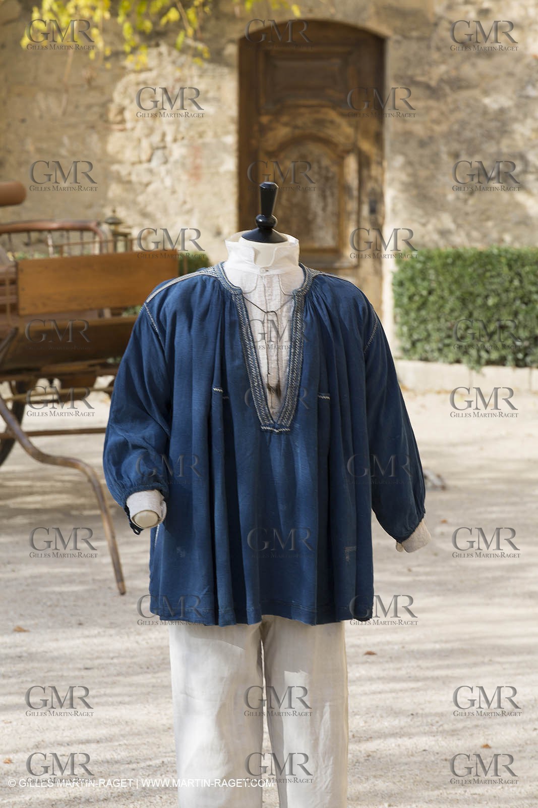 31 10 2013 - Ansouis (FRA,84) - Ansouis castle - Costumes of the exhibit Men costumes