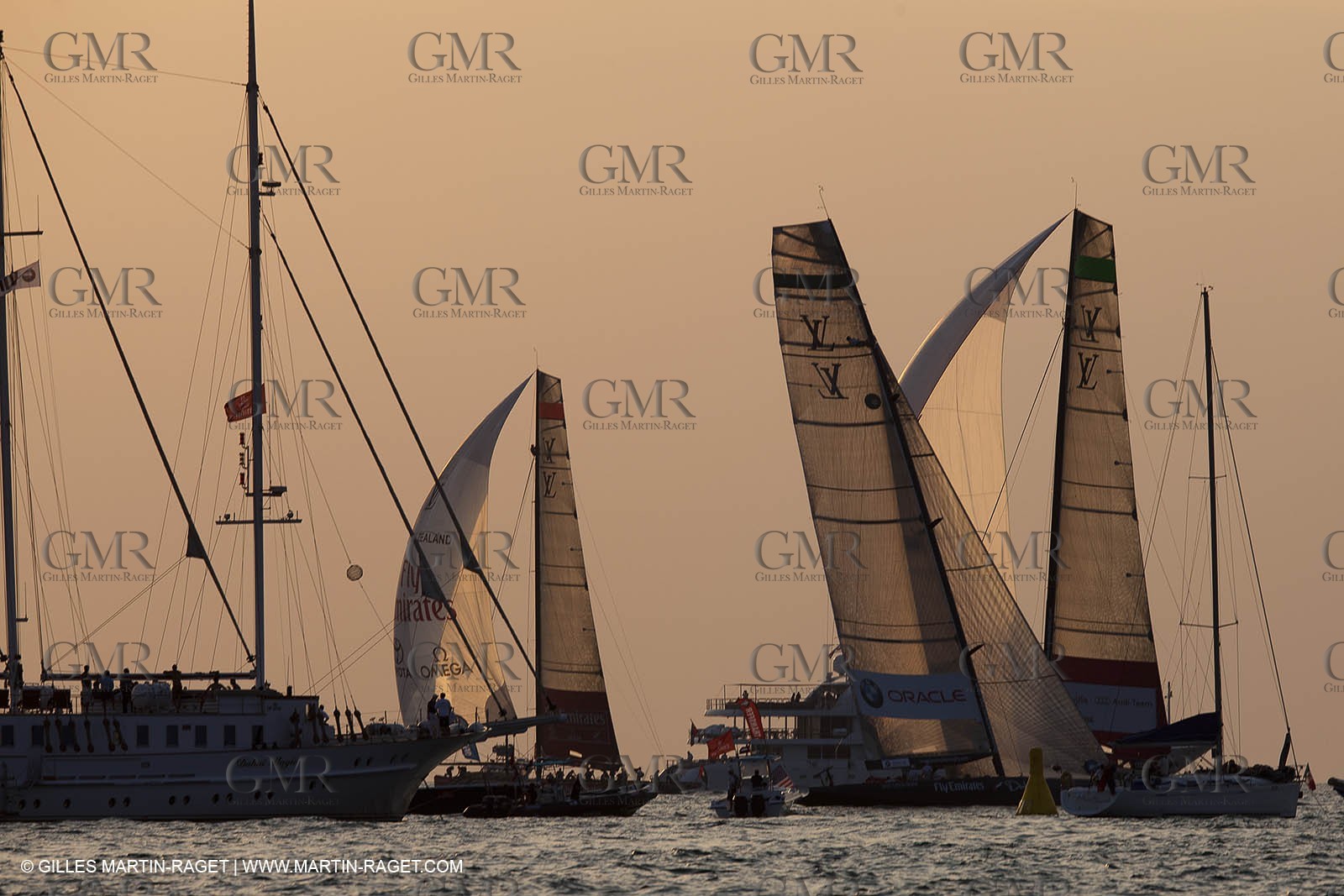 21 11 2010 - Dubai (UAE) - Dubai Louis Vuitton Trophy - Round 2 -  BMW ORACLE Racing