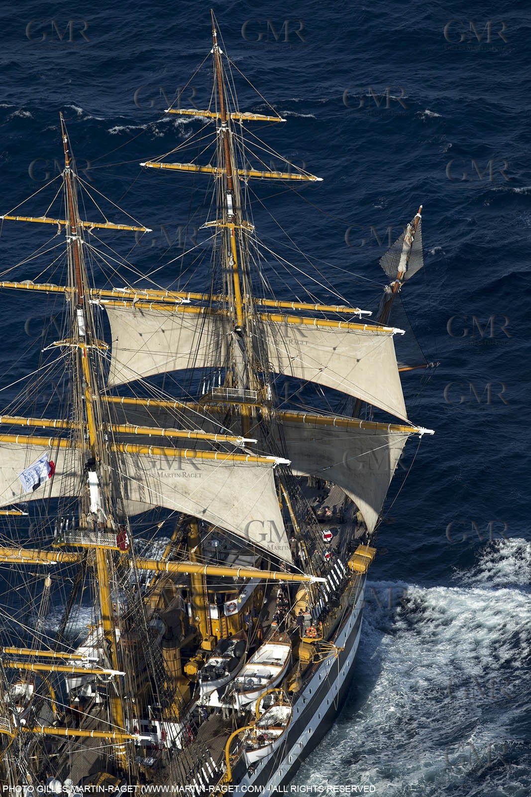 30 09 2013 - Toulon (FRA,83) - Toulon Voiles de Légende - Start towards La Spezia - Amerigo Vespucci