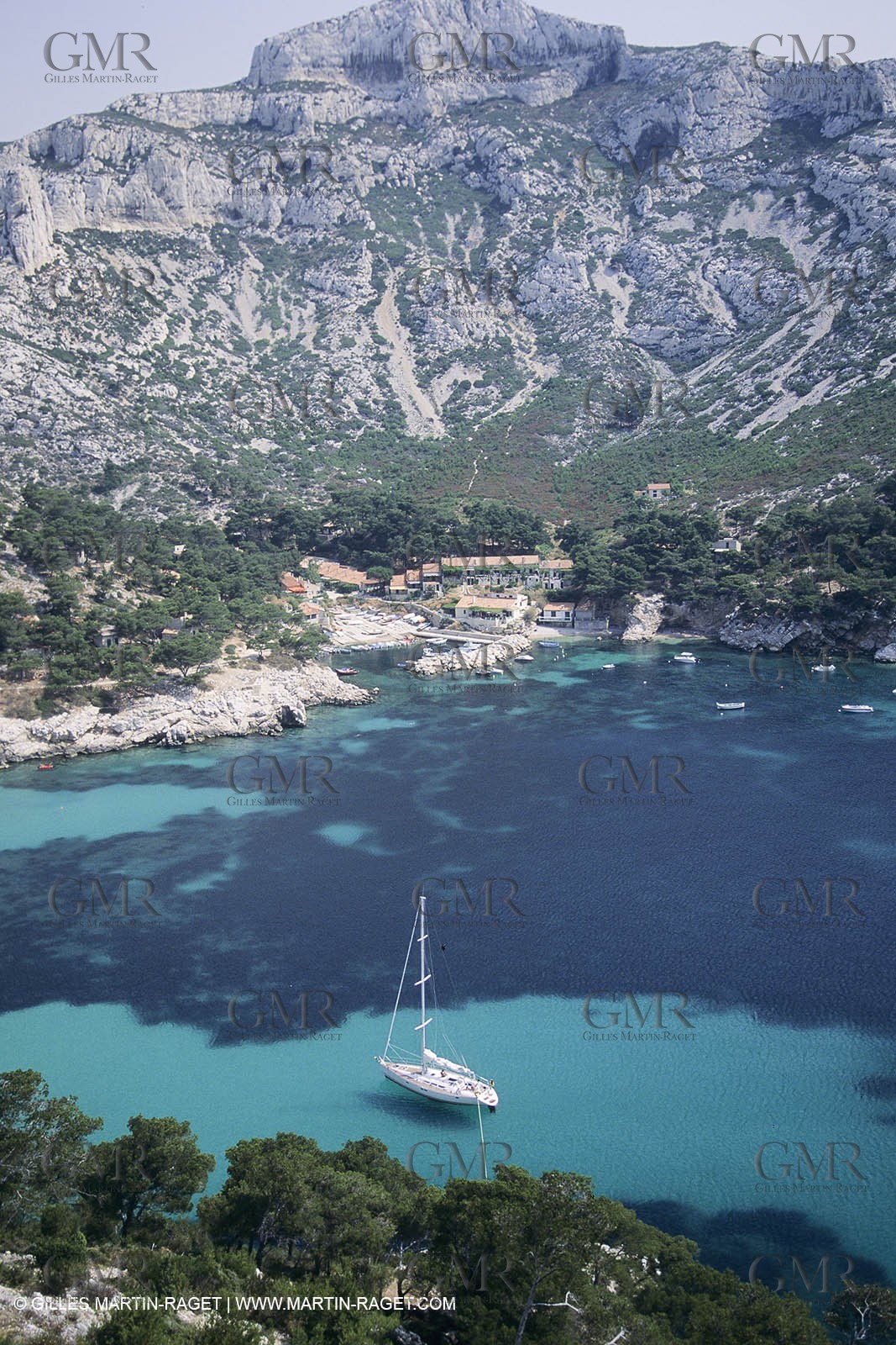 sailing, cruising, monohull at the mooring