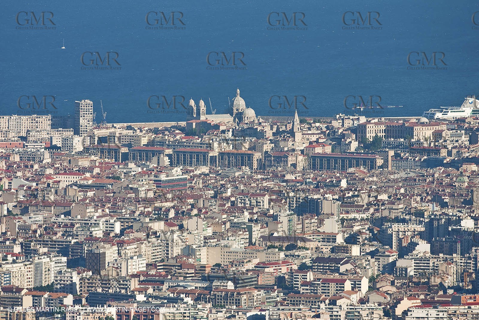 30 04 2009 - Marseille (FRA, 13) - Les Calanques - Marseille as seen from Mount Puget summit