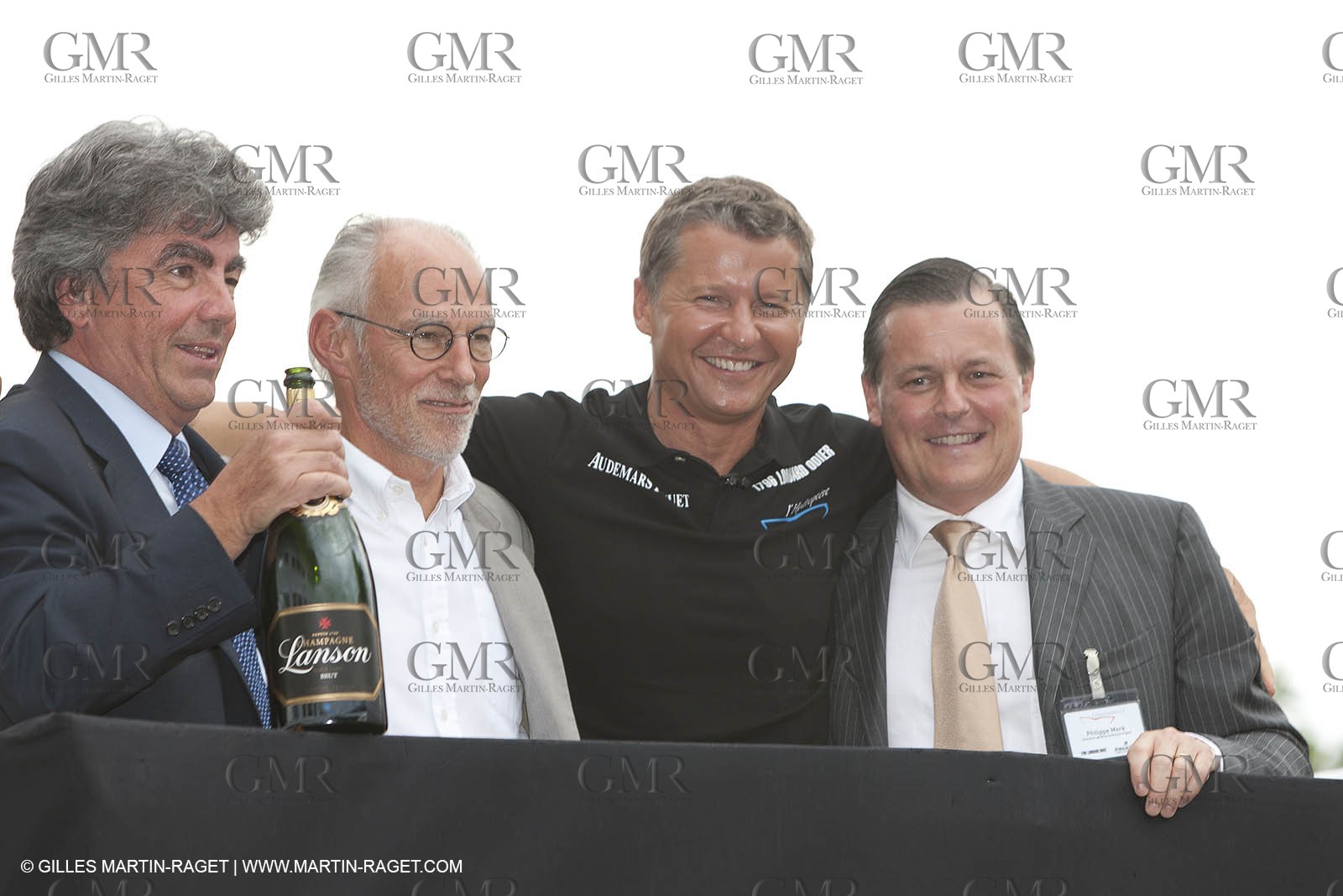 23 08 2010 - Ecublens (SUI) - L'Hydroptère.CH - Sortie de chantier - Patrick Aebischer (EPFL) Thierry Lombard (Banque Lombard-Odier), Alain Thébault, Philippe Merk (Audemard Piguet)