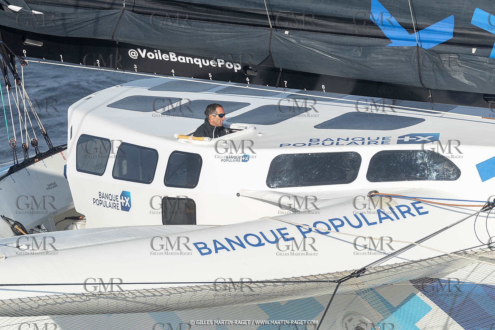 Banque Populaire devant Marseille