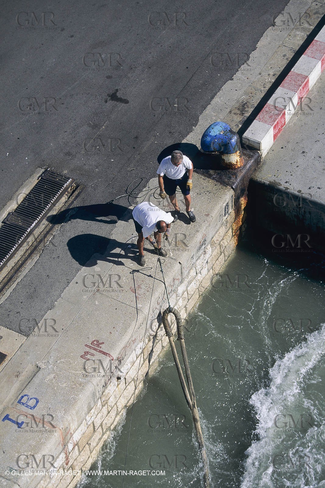Monde maritime, opérations porturaires, ports, manoeuvres, marine world, harbour operations, maritime shipping,