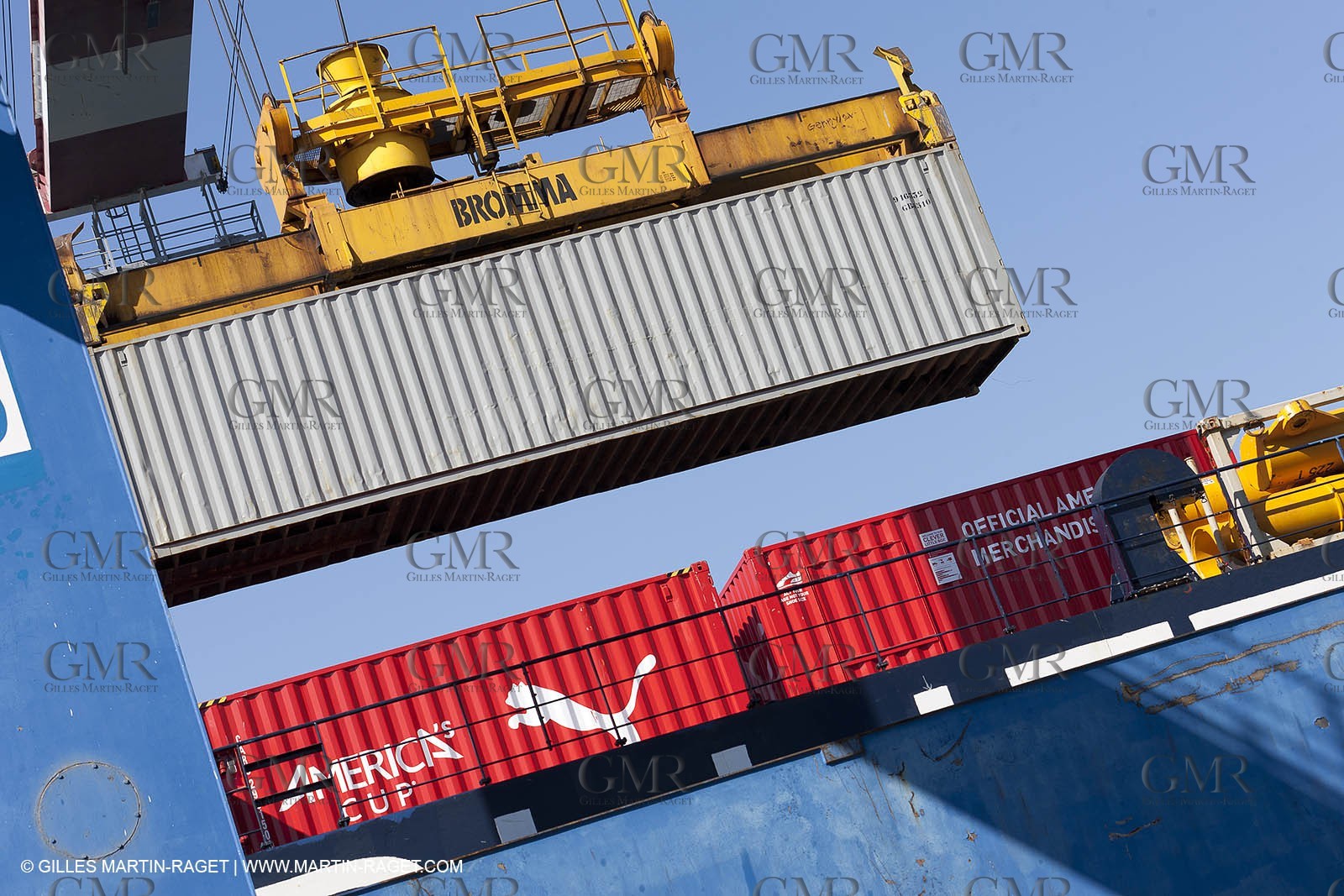 02 03 2012 - Naples (ITA) - 34th America's Cup - America's Cup World Series Naples 2012 - Cargo unloading