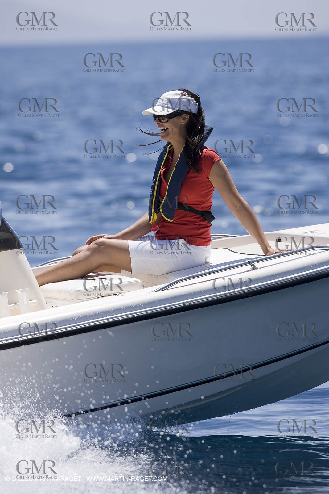 Bateau à Moteur en Route